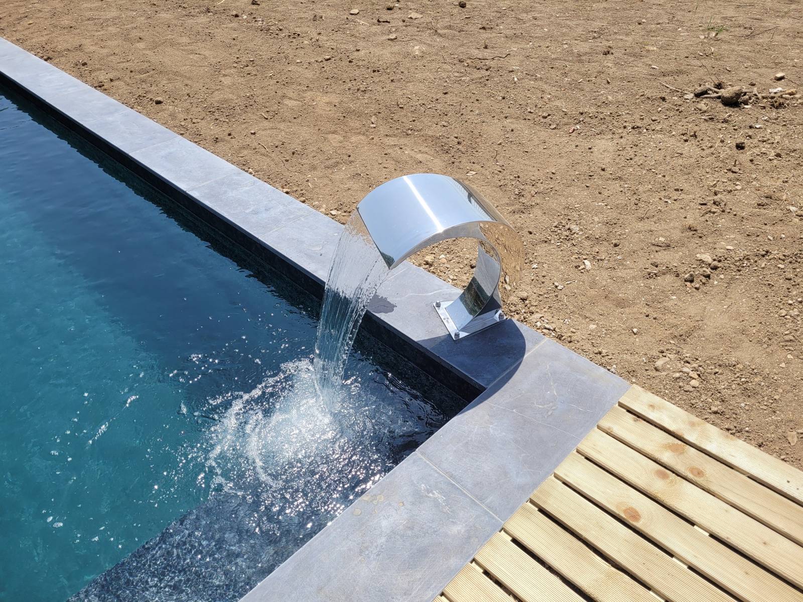 Création splendide d'un couloir de nage 8x3m avec coffre immergé à Pollionnay proche Tour de Salvagny dans l'ouest lyonnais