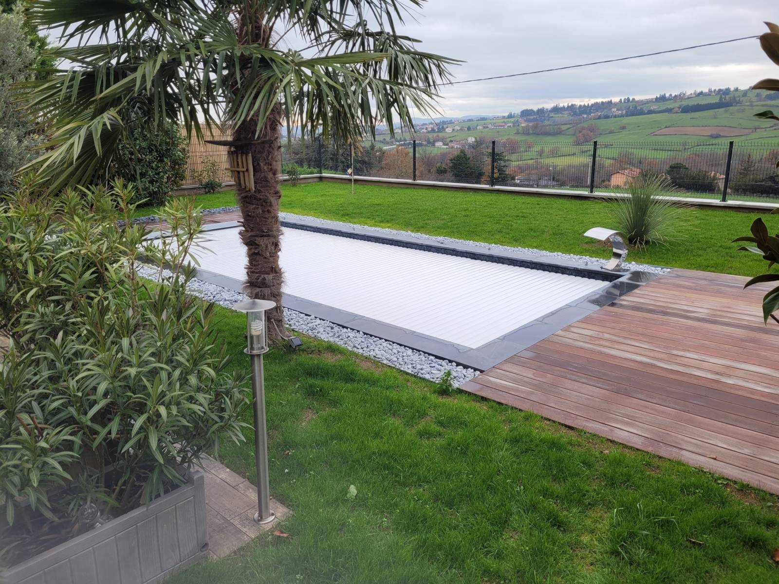 Création splendide d'un couloir de nage 8x3m avec coffre immergé à Pollionnay proche Tour de Salvagny dans l'ouest lyonnais