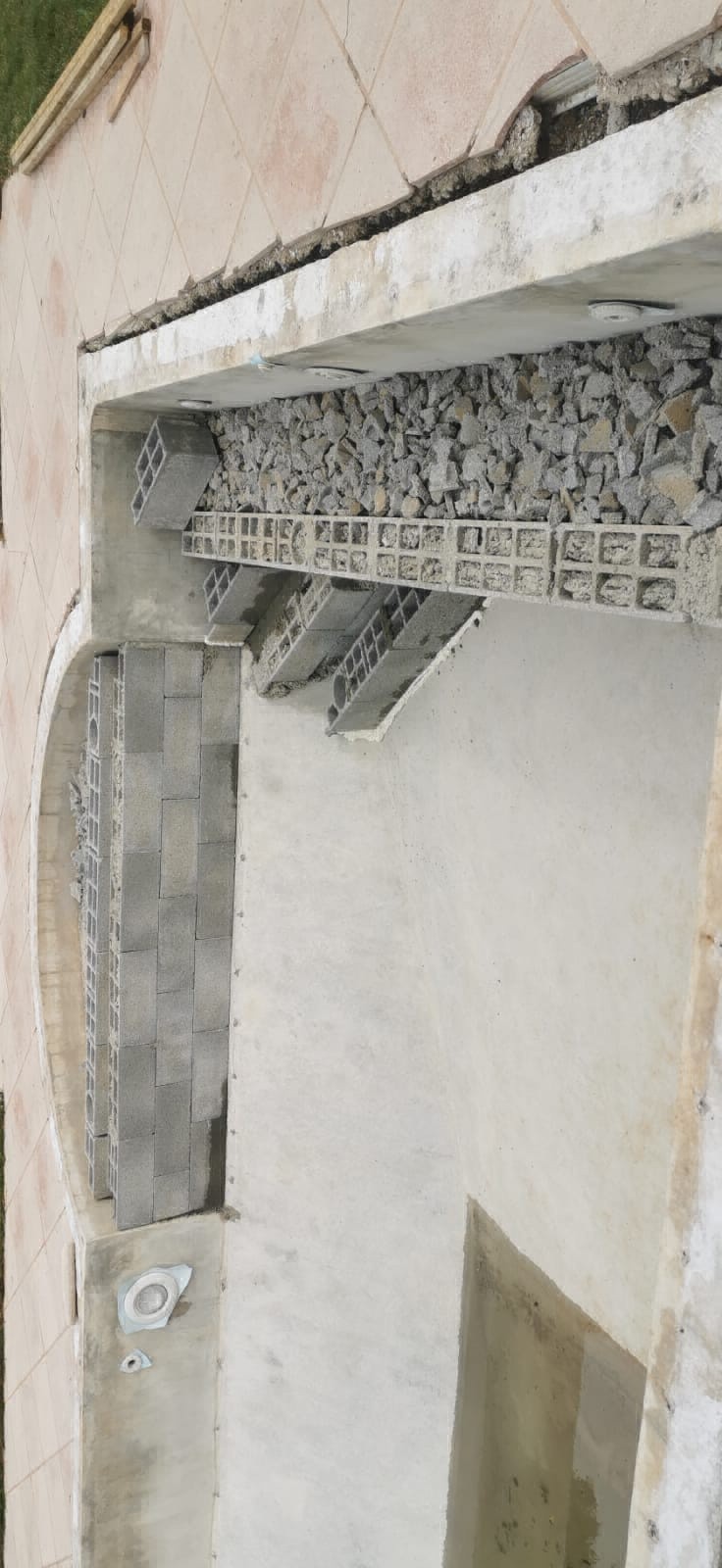 Rénovation d'une piscine sur la commune de Genay, près de Limonest