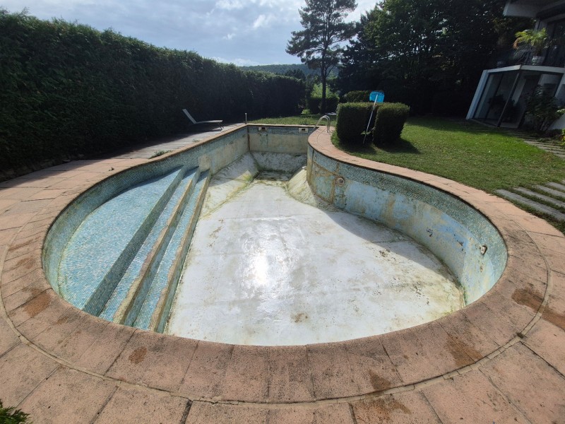 Changement de revetement sur piscine en forme carrelées 